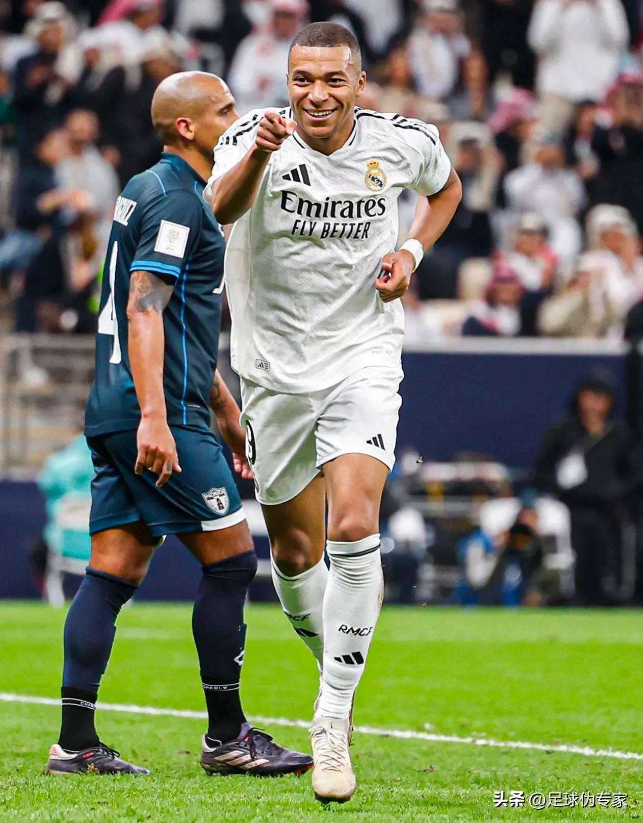 LPL主持夏安分享照片：在阳光下的咔嚓咔嚓